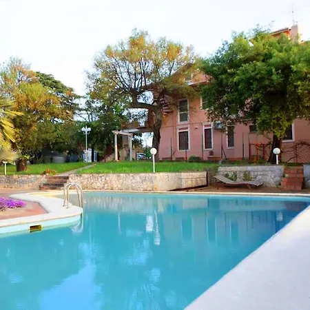 Giove Apartment *